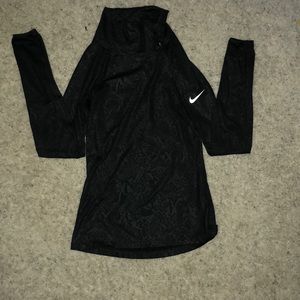 Tight fit Nike pro long sleeve
